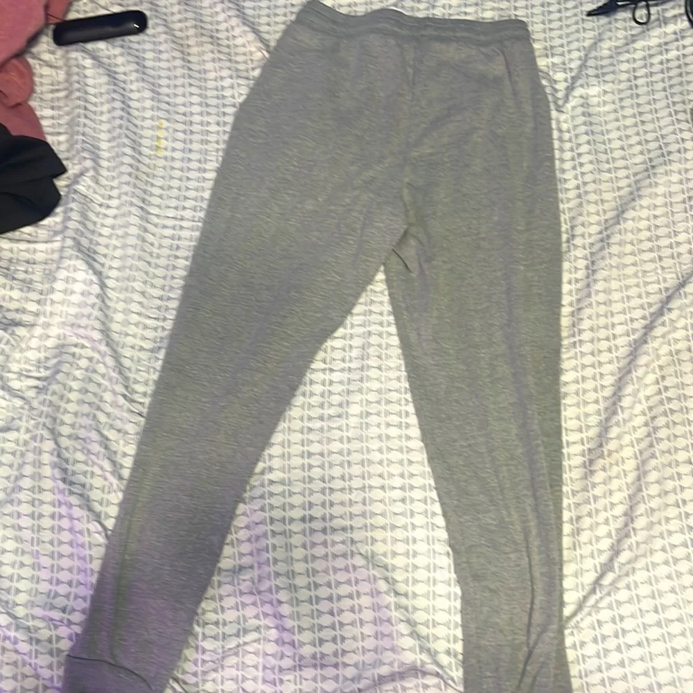 Grey - Picture 2 of 2